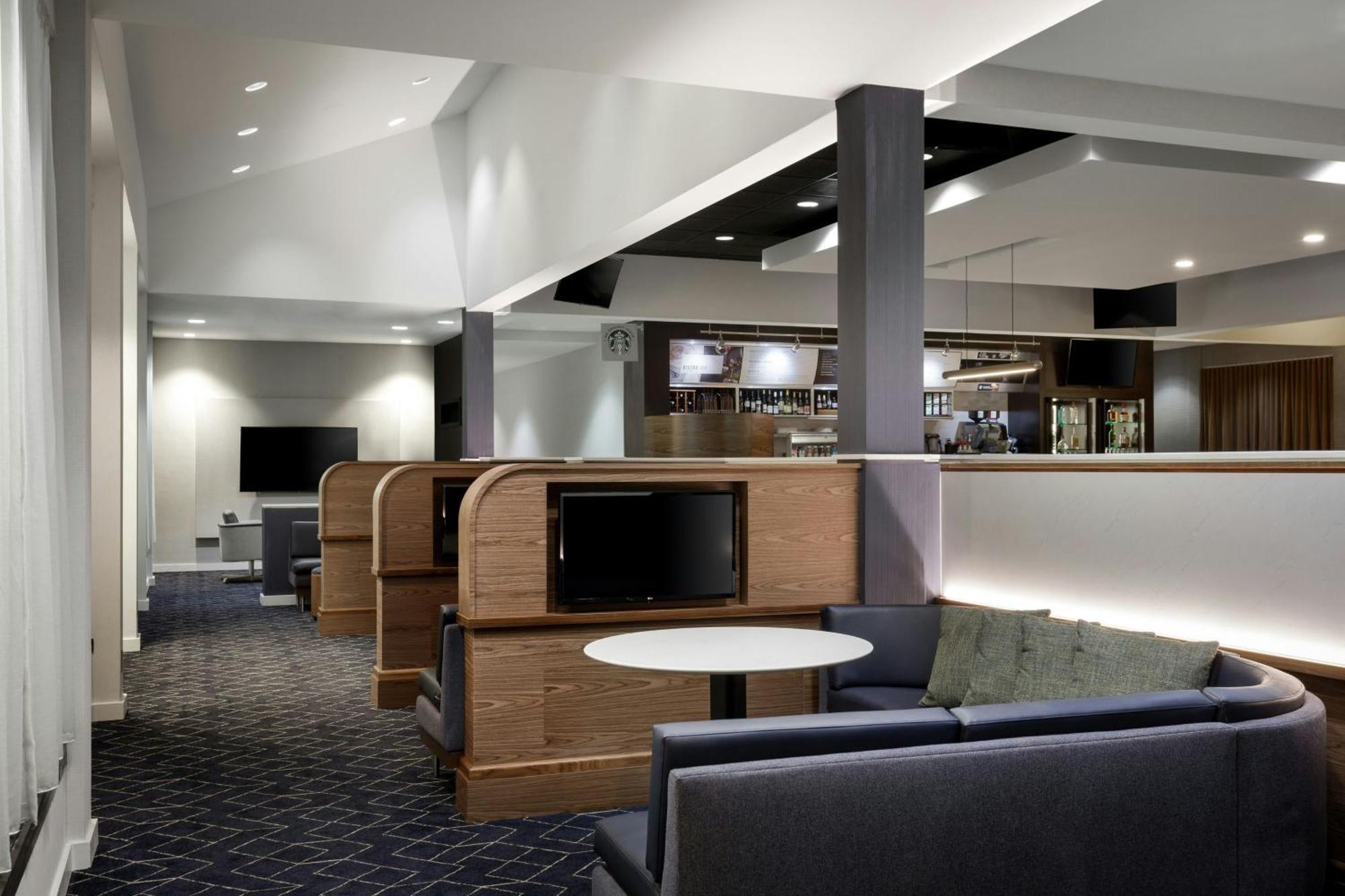 Courtyard By Marriott Denver Central Park Bagian luar foto