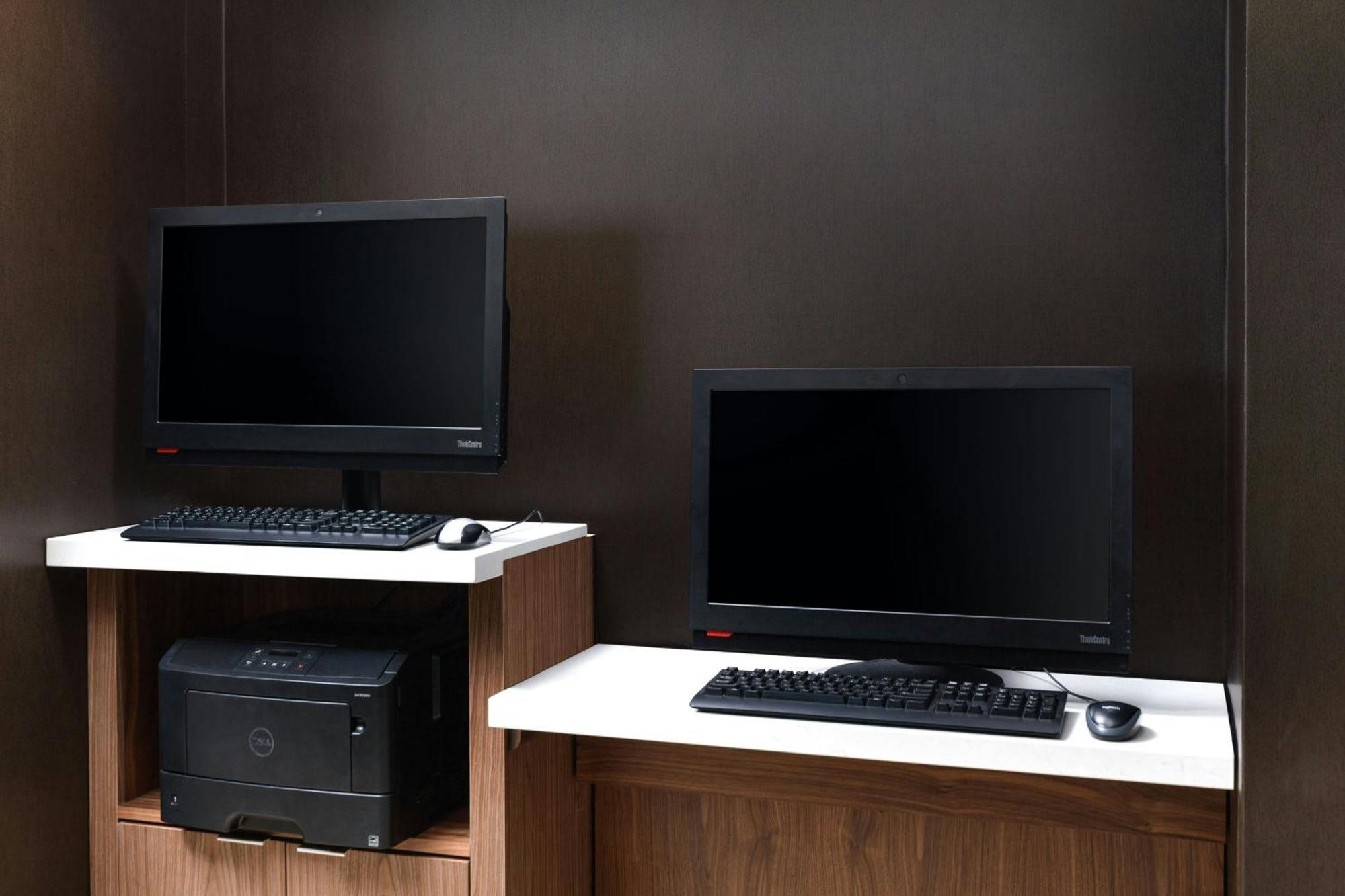 Courtyard By Marriott Denver Central Park Bagian luar foto