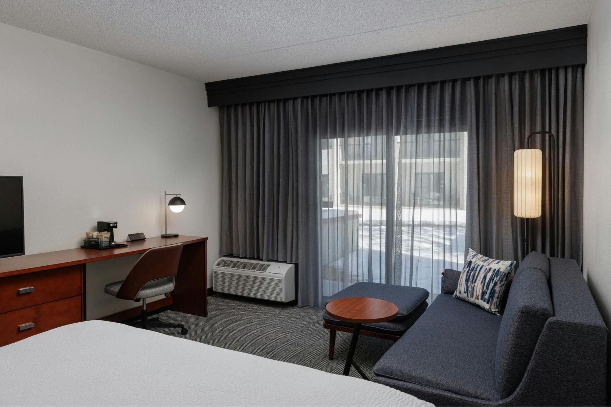 Courtyard By Marriott Denver Central Park Bagian luar foto