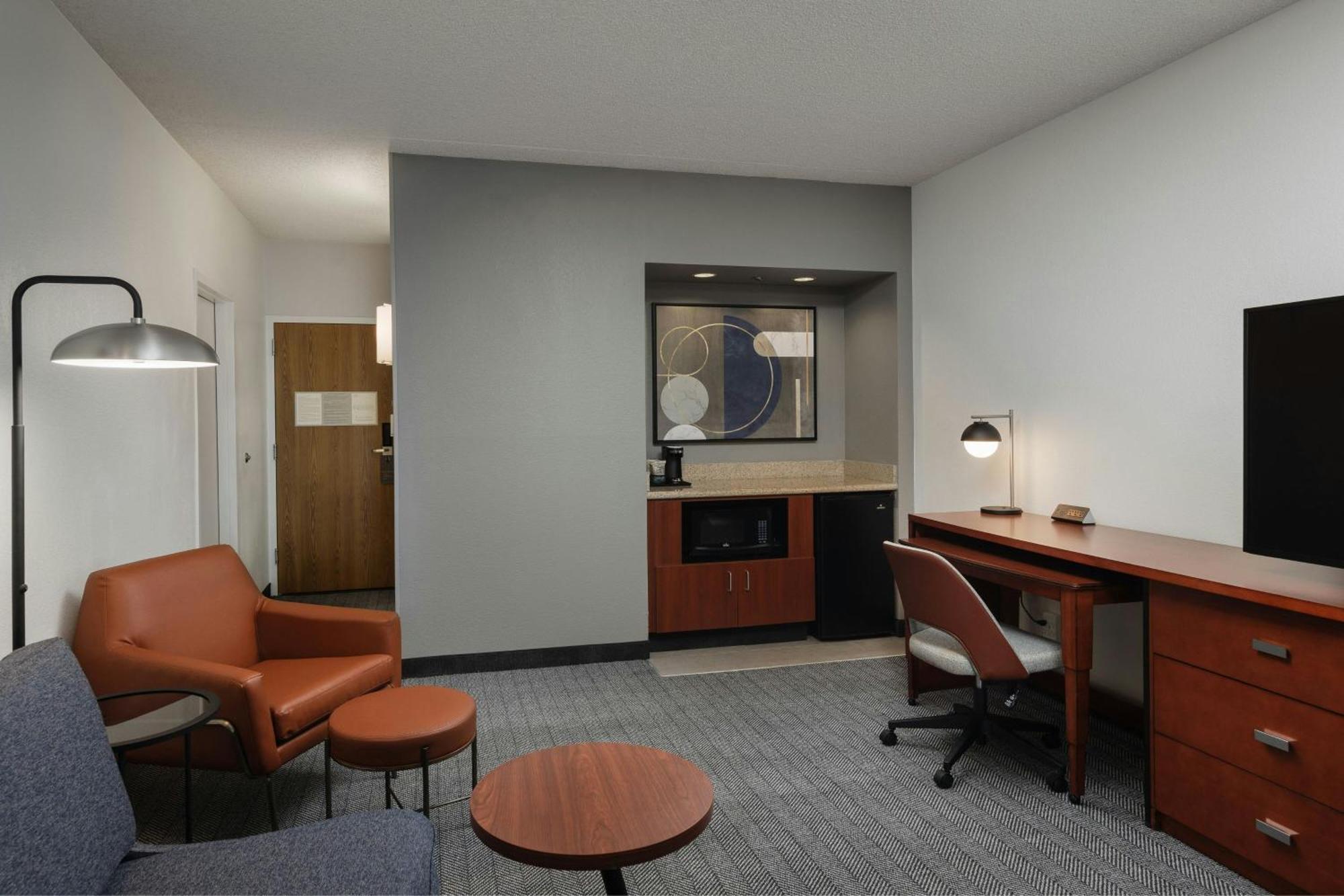 Courtyard By Marriott Denver Central Park Bagian luar foto