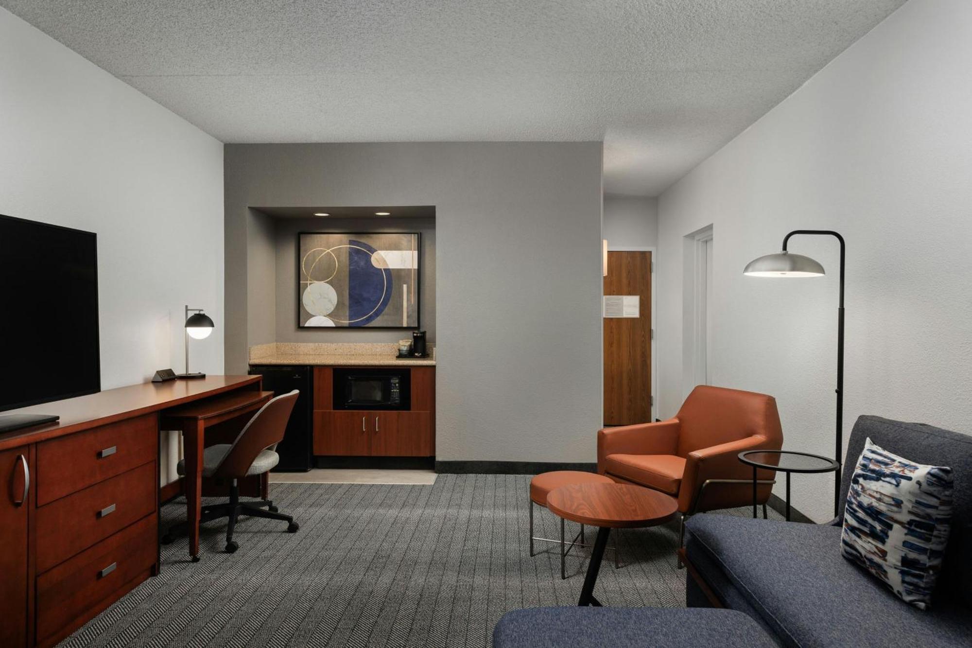 Courtyard By Marriott Denver Central Park Bagian luar foto
