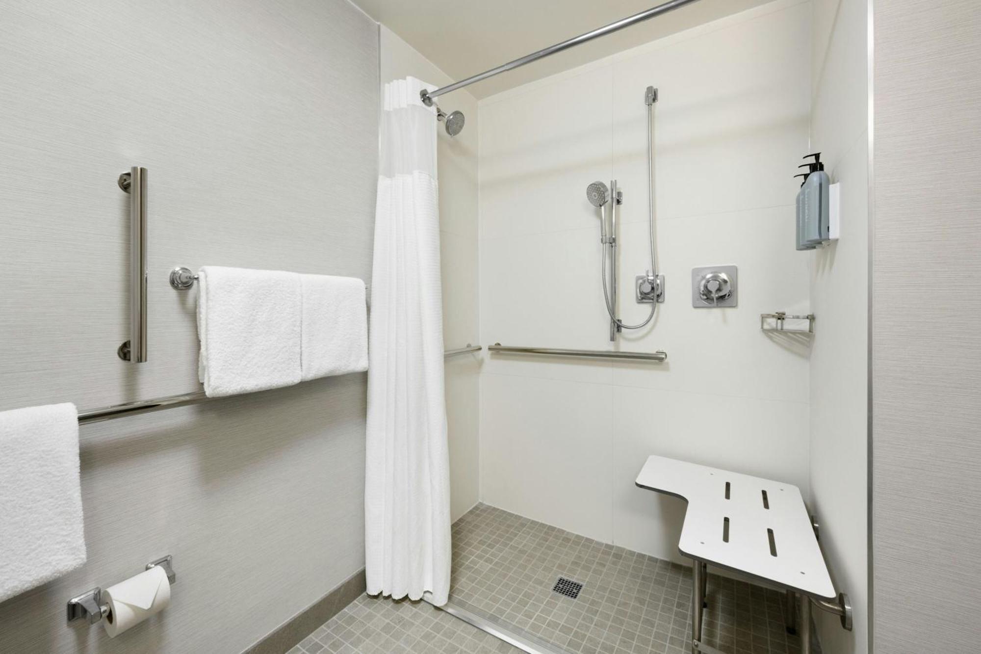 Courtyard By Marriott Denver Central Park Bagian luar foto