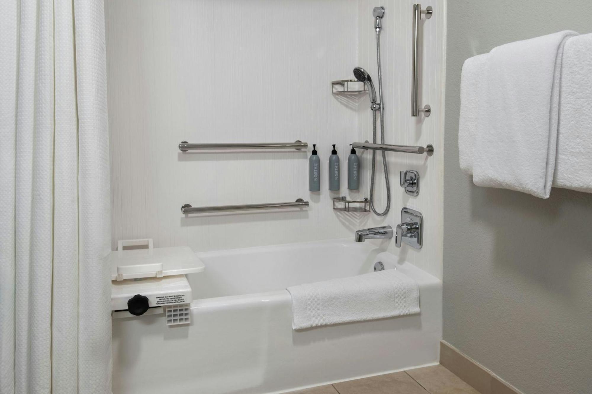 Courtyard By Marriott Denver Central Park Bagian luar foto