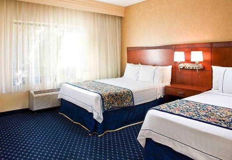 Courtyard By Marriott Denver Central Park Ruang foto