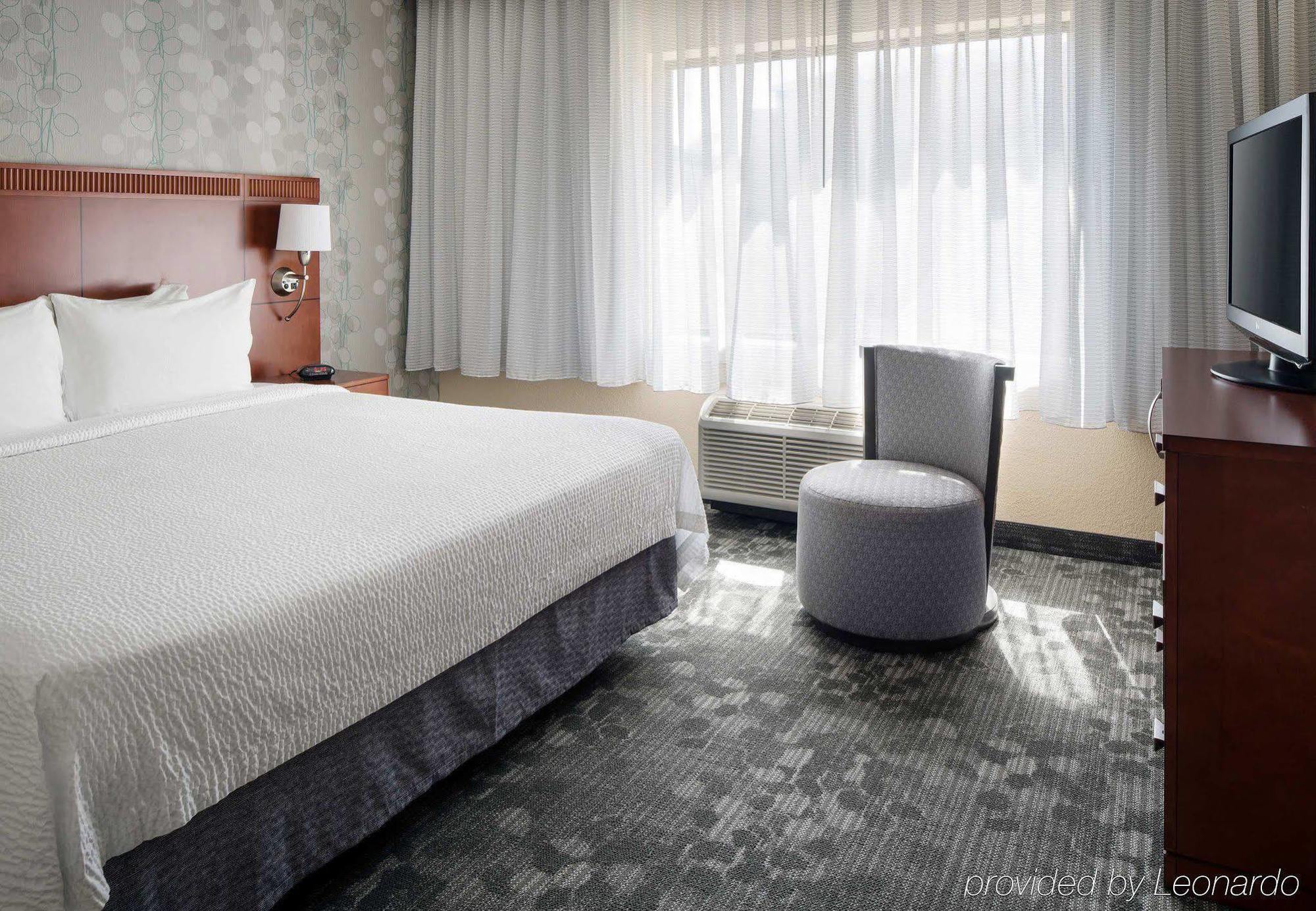 Courtyard By Marriott Denver Central Park Bagian luar foto