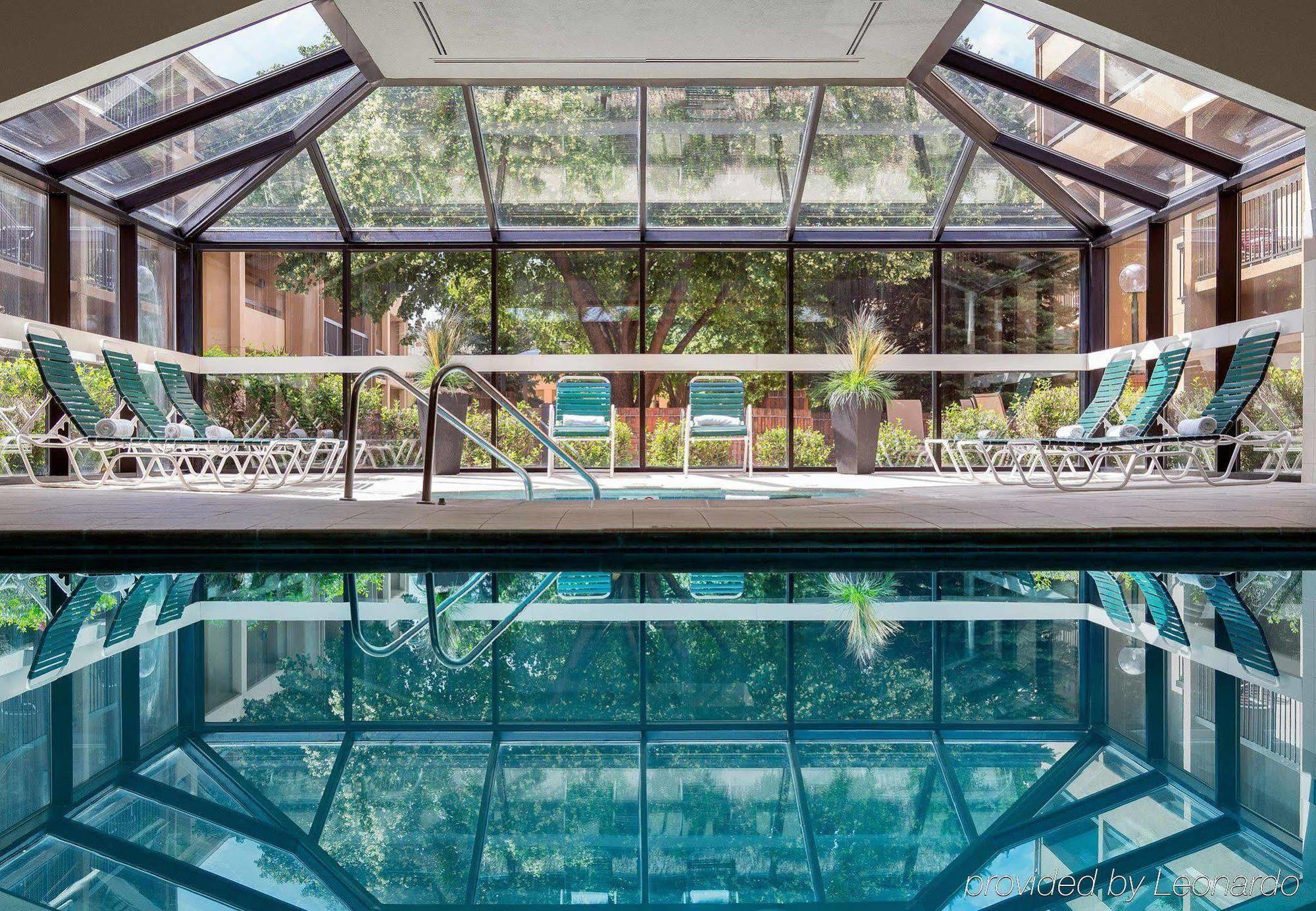 Courtyard By Marriott Denver Central Park Bagian luar foto