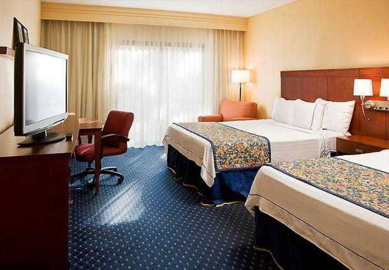 Courtyard By Marriott Denver Central Park Bagian luar foto